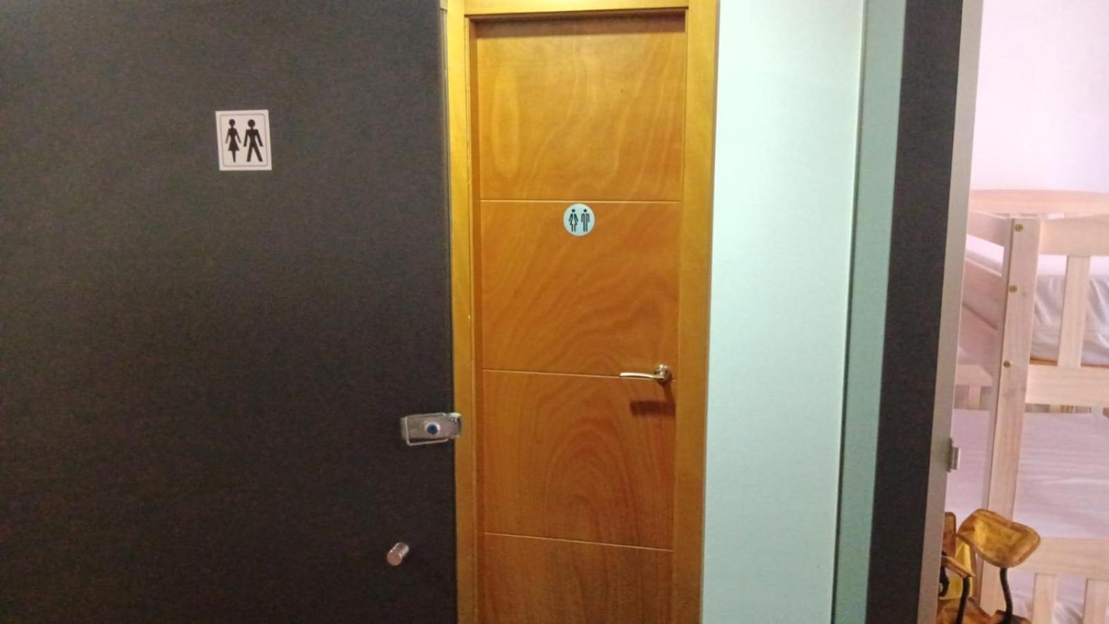 Albergue -Wifi- O Apartamento -No Wifi- Camino Santiago Porrino - En Pleno Centro - City Centre Buitenkant foto